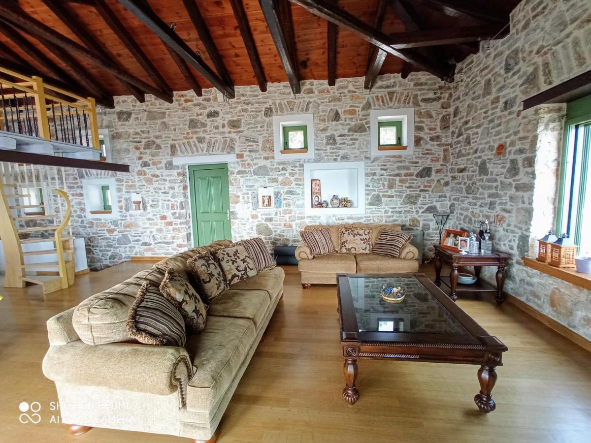 Sklithro In The Heart Of The Forest With Magnificent View Of The Sea Just 10 Minutes From It *