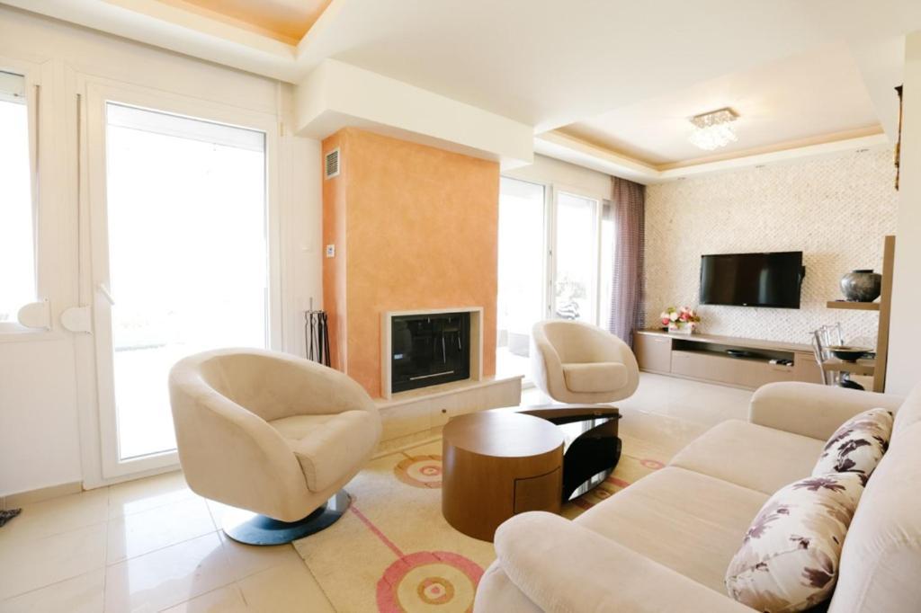 Mira Mare Beachfront Holiday home