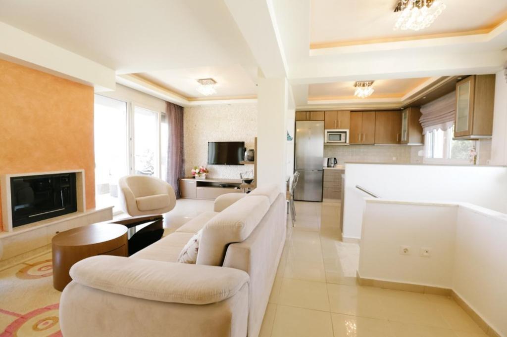Mira Mare Beachfront