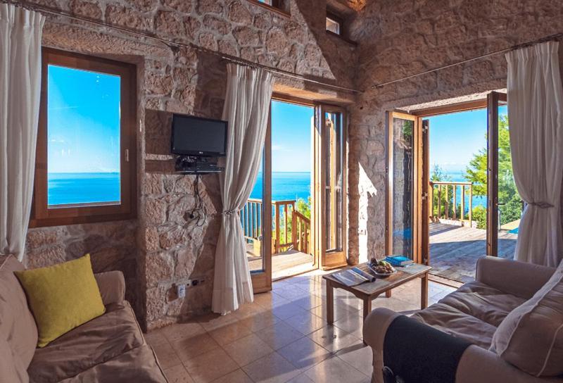 Beyond Villas * Agios Nikitas