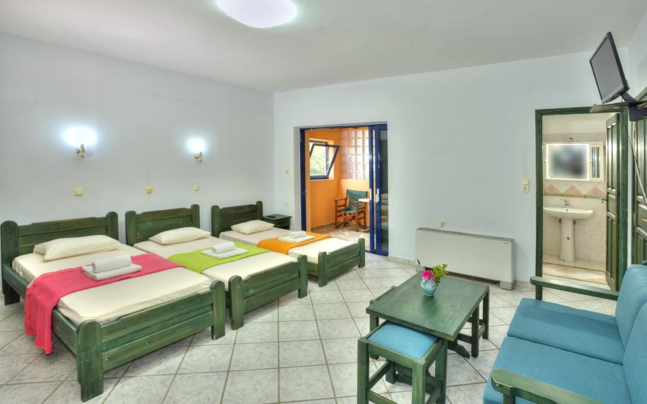 Zeus Aparthotel Karystos (Evia)