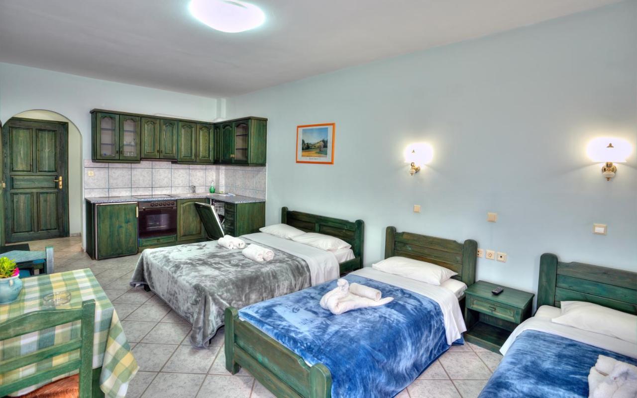 Zeus Aparthotel Karystos (Evia)