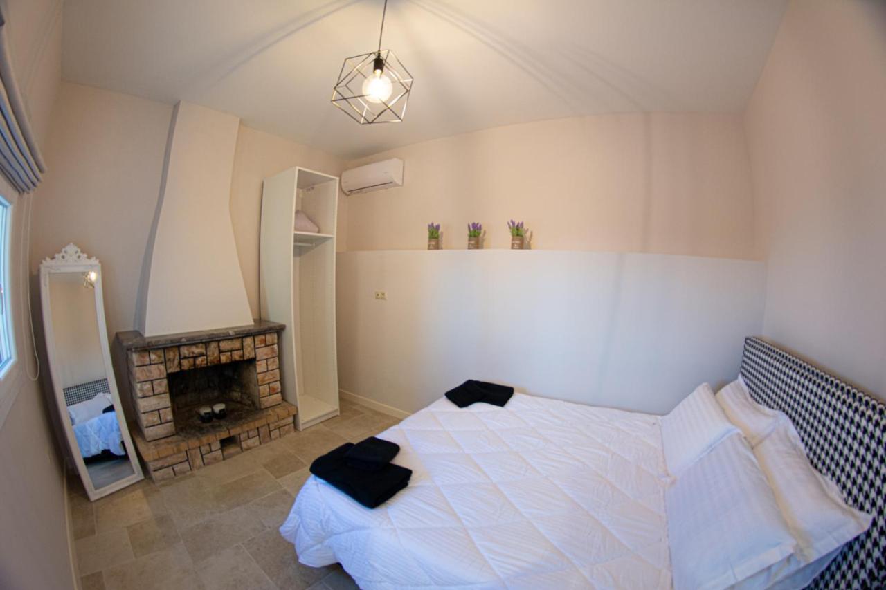 Markezinis Villa Lakones