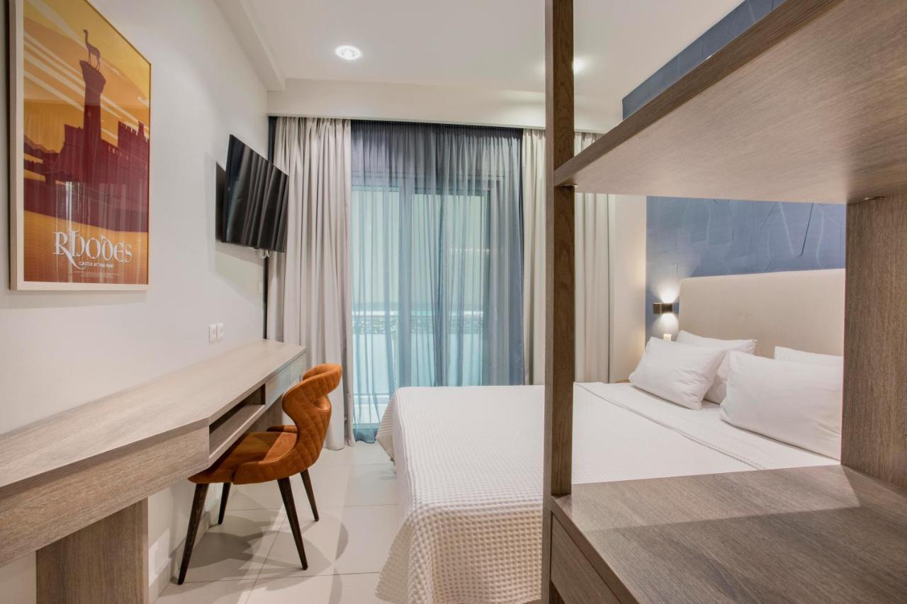 Phidias Hotel 2*