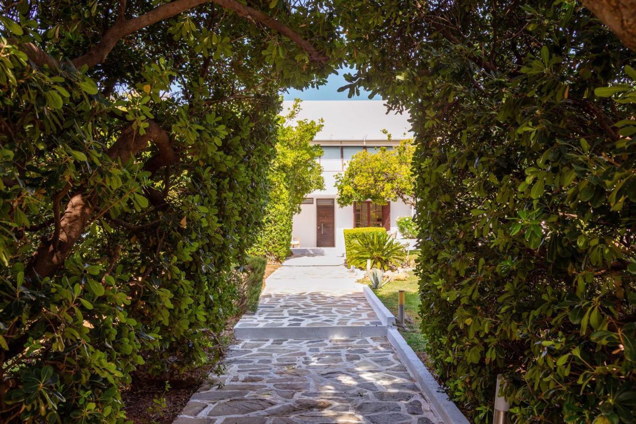 Villa Oasis With Large Pool Athenian Riviera Lagonissi