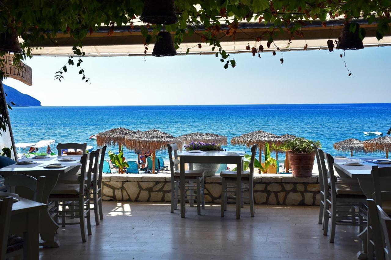 Delfini * Agios Georgios Pagon