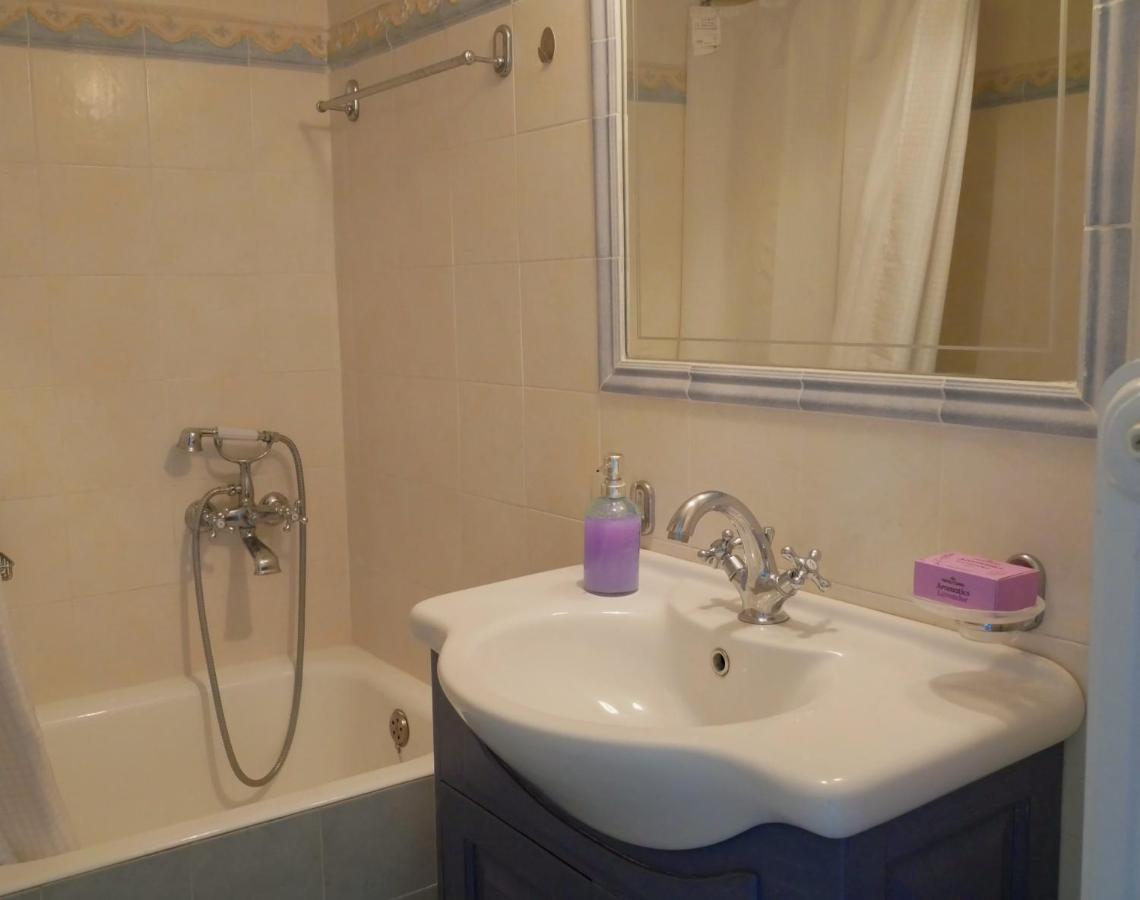 Sunset Apartment Menidion