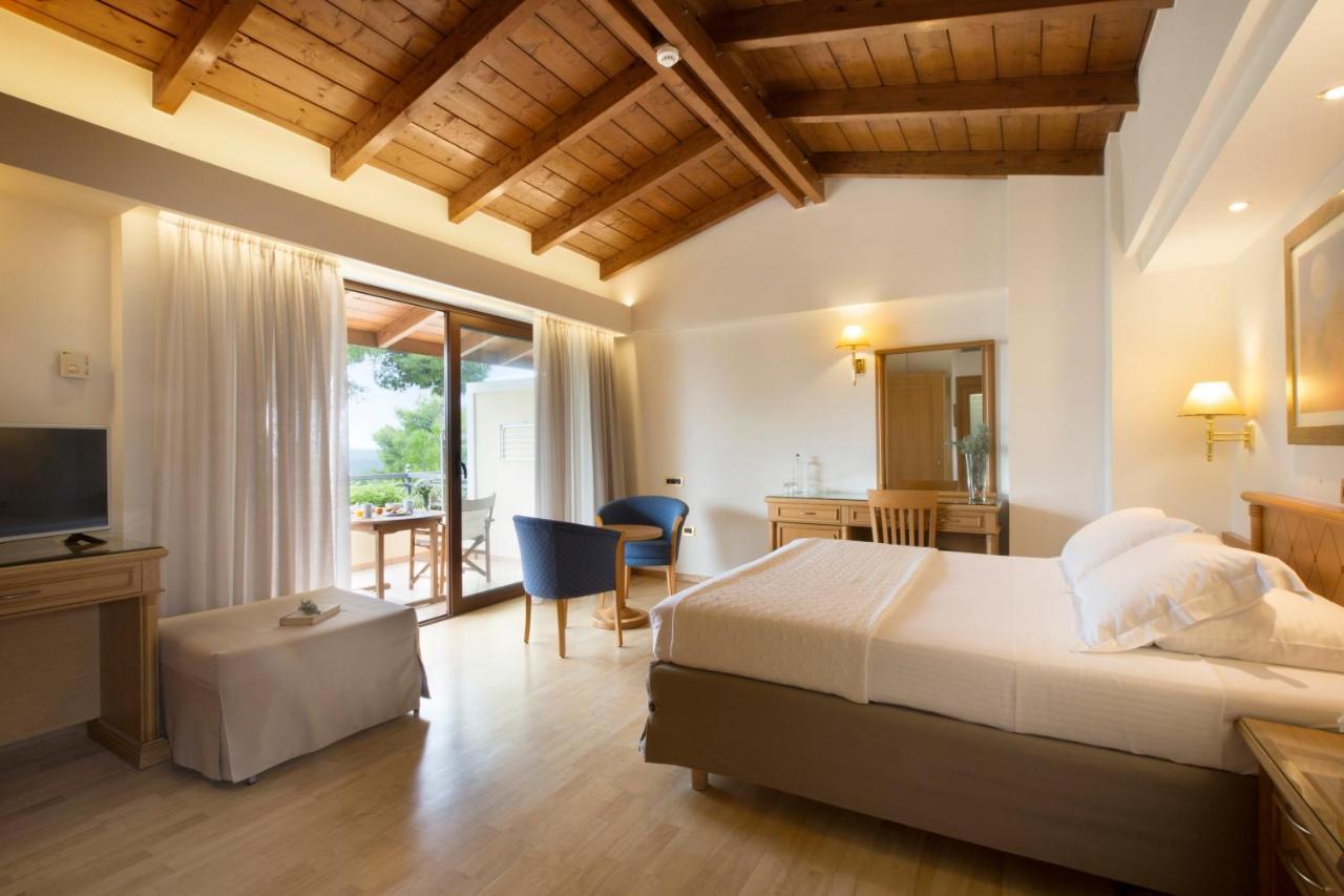 Resort Negroponte 5*