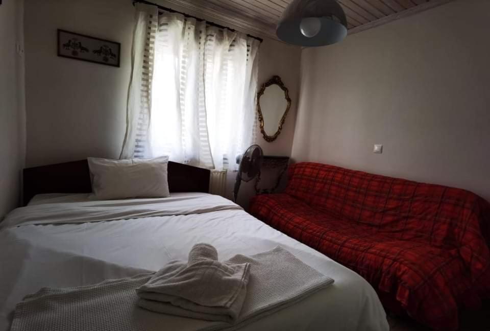 Rural Private Pool, Bbq, Court ,20' Airport Villa