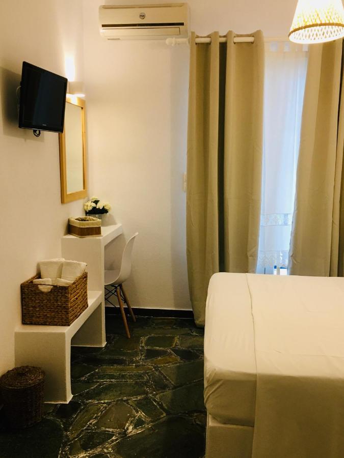 Nostos Parikia (Paros)
