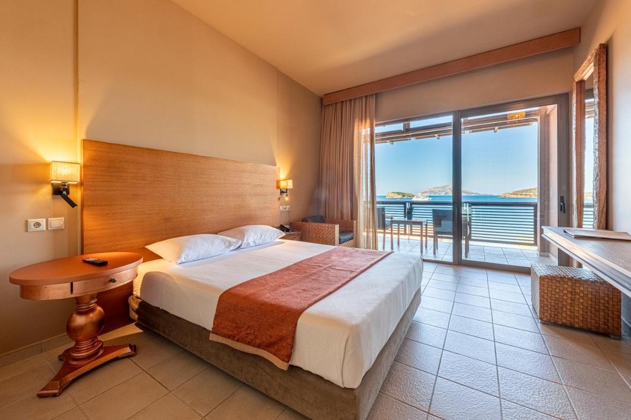 Aegeon Hotel 4*