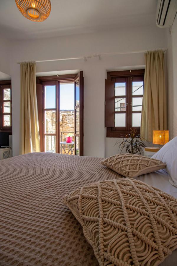 Platsa's House * Aperathos