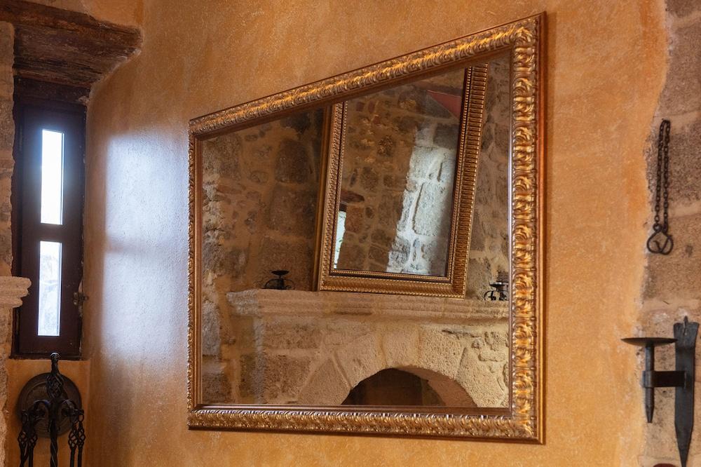 Nikos Takis Fashion Boutique Hotel 4*