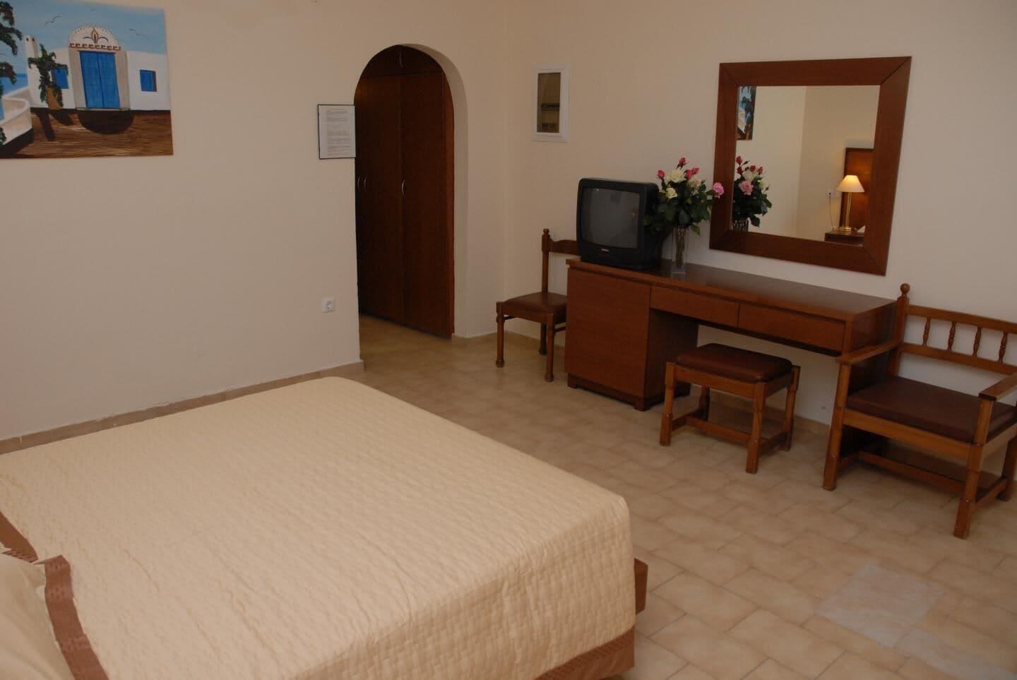 Paleos Aparthotel
