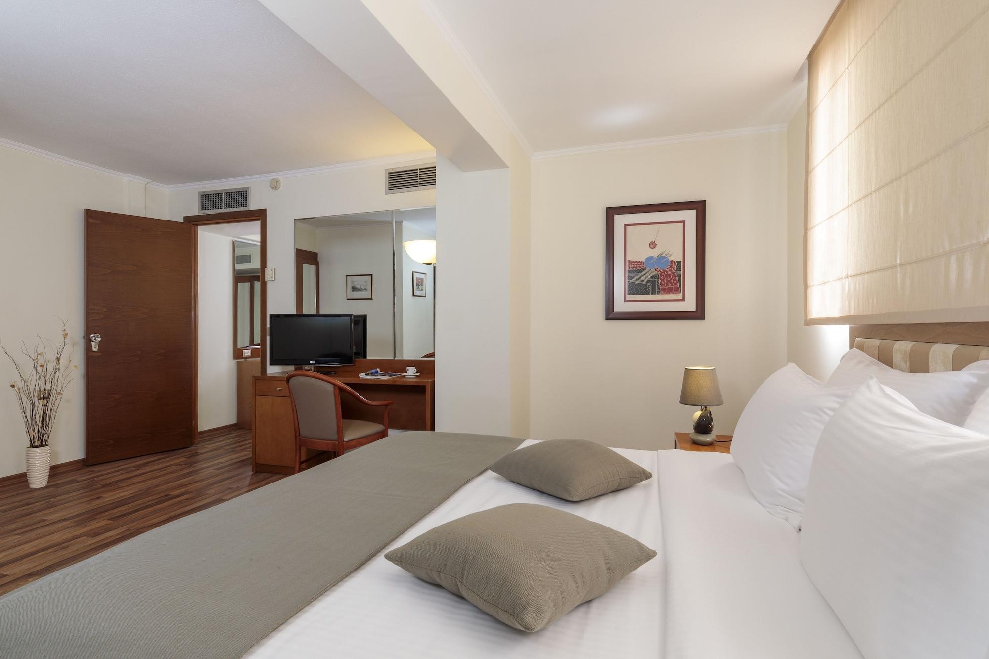 Hotel Western Plaza