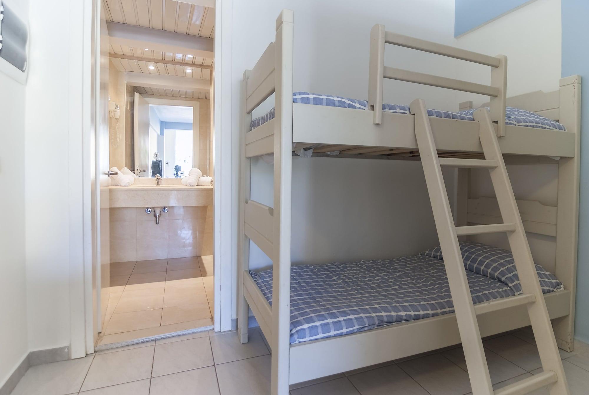 Hotel Messonghi 4*