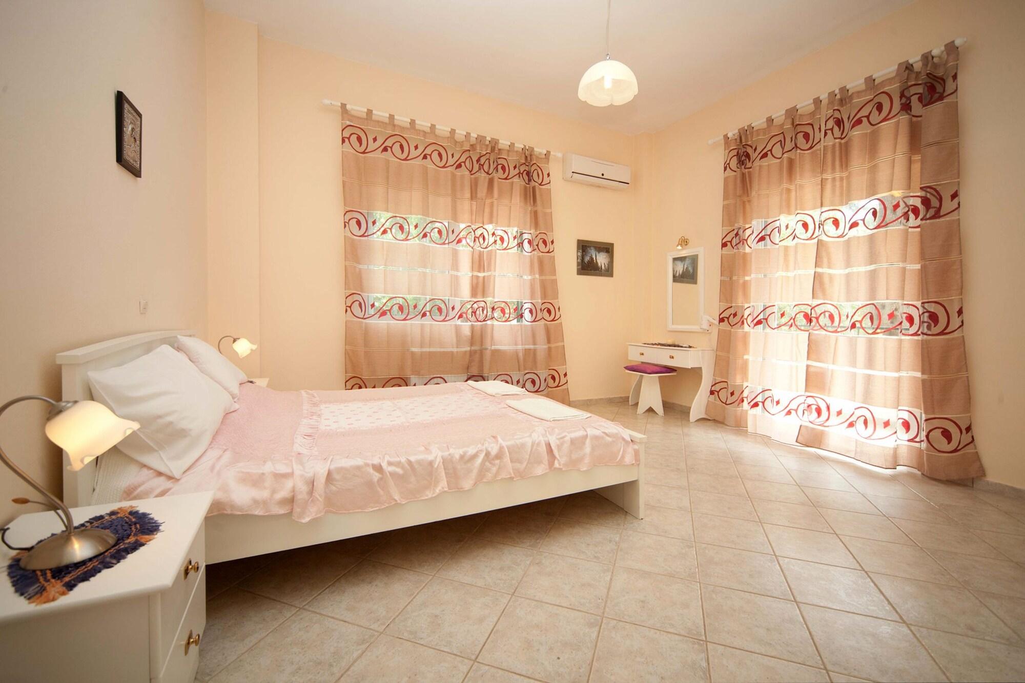 Crystal Blue Hotel, Aparthotel