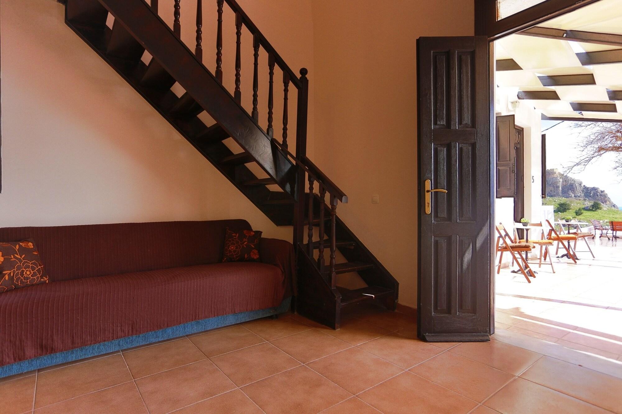Little Sea View Apartment *