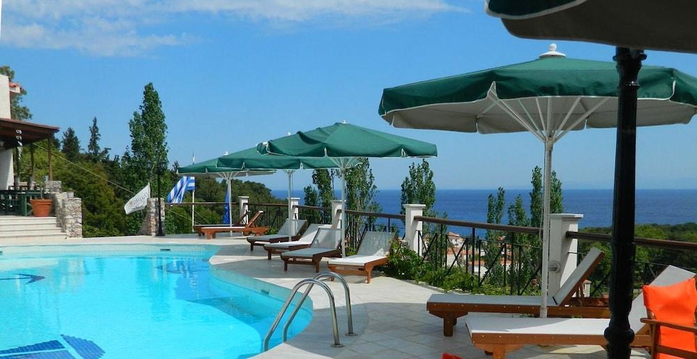 Daphne Hotel 3*