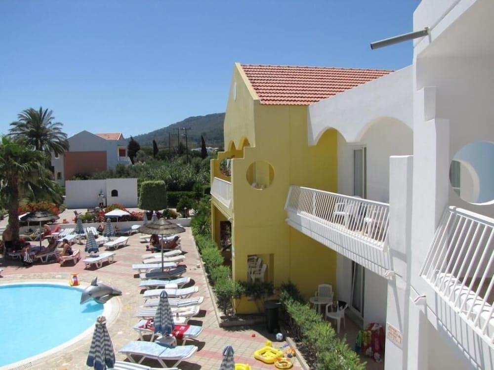 Aparthotel Valsami 4*