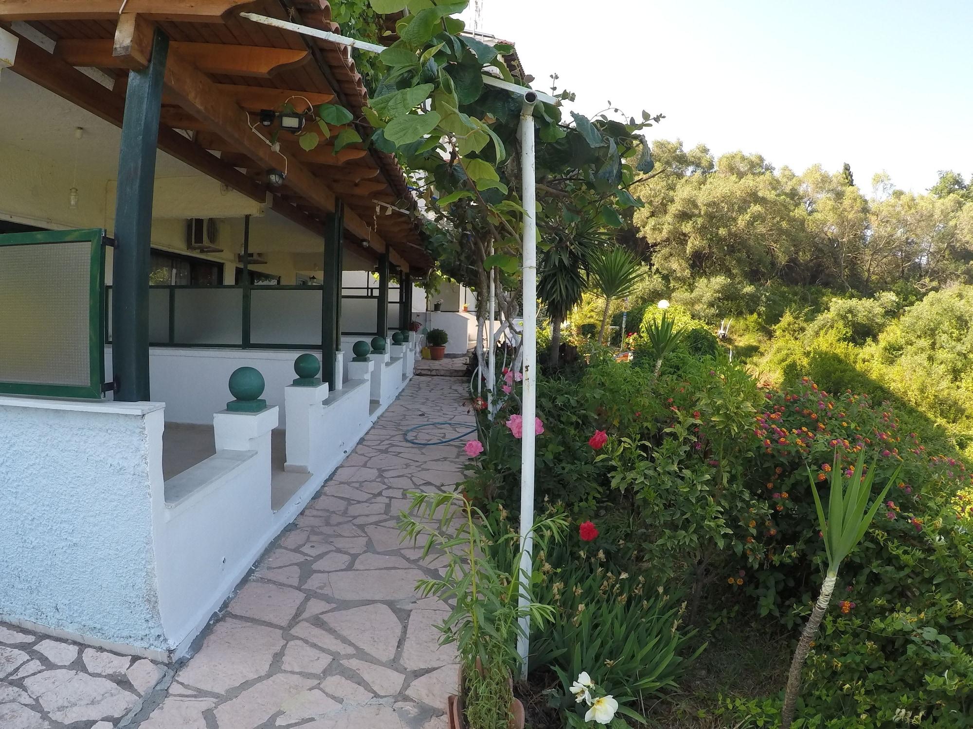 Aparthotel Corfu Andromaches 3*