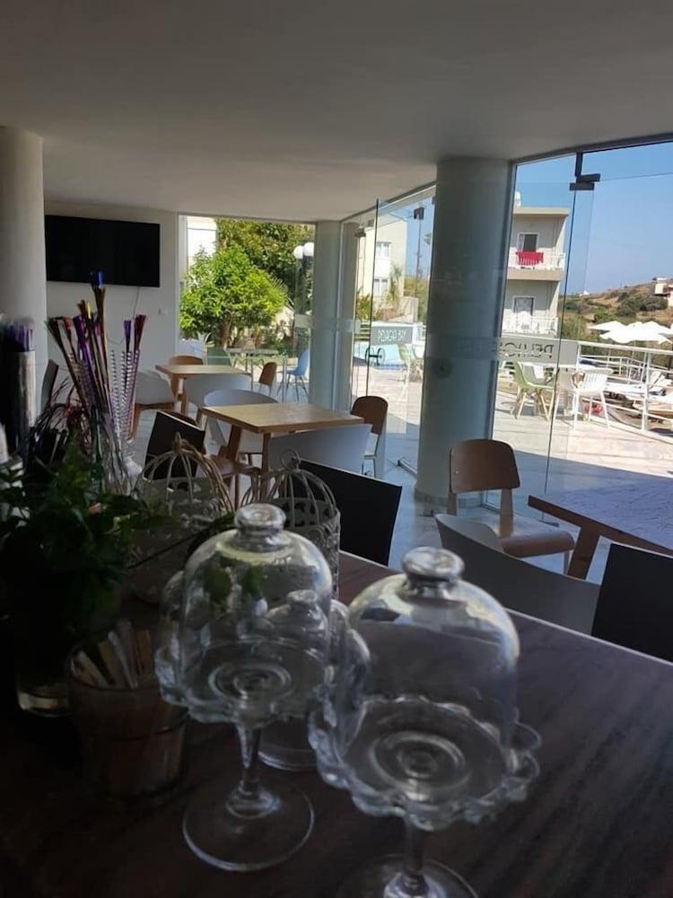 Pelagia Bay Hotel