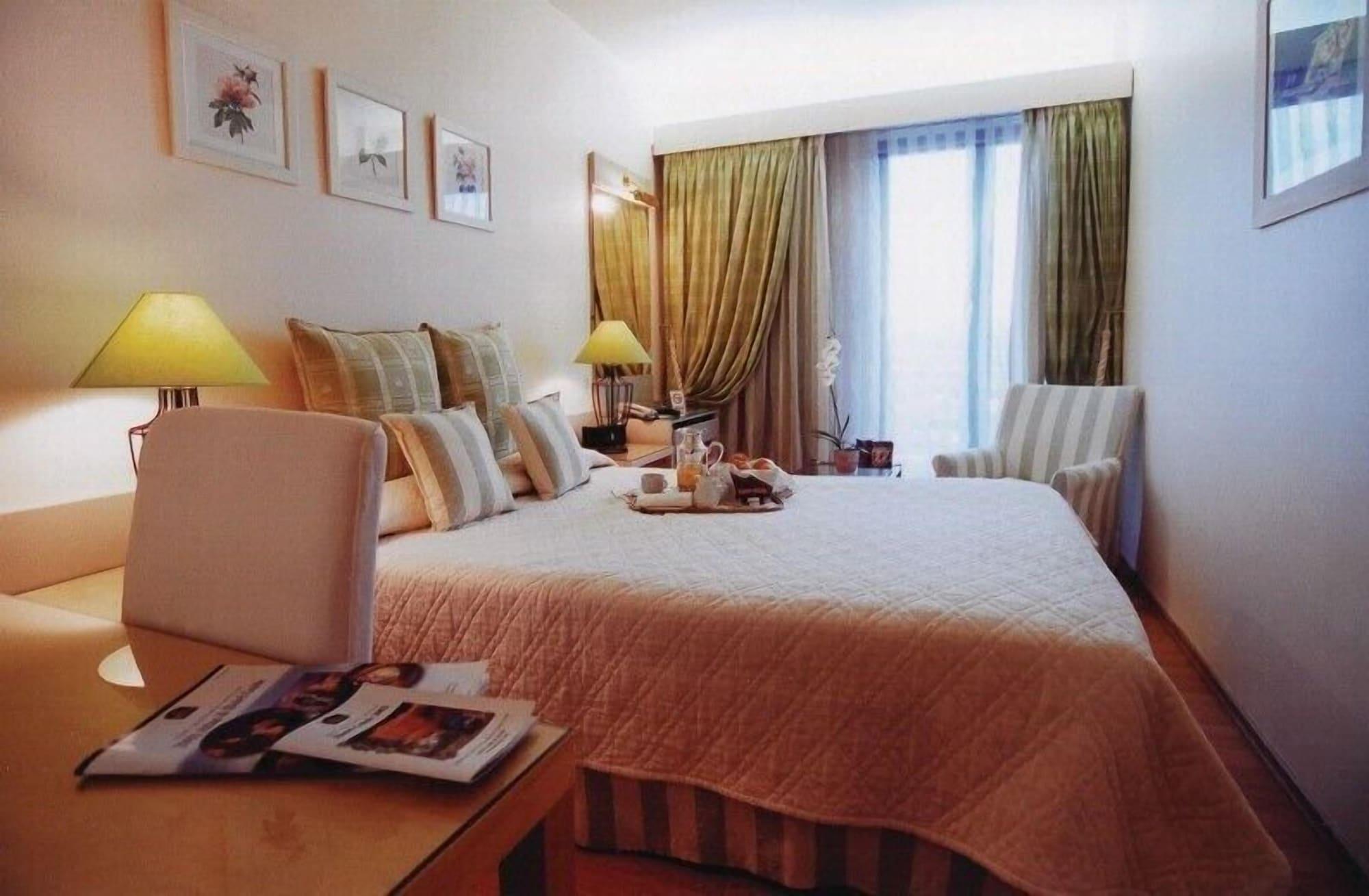 Hotel The Park Piraeus
