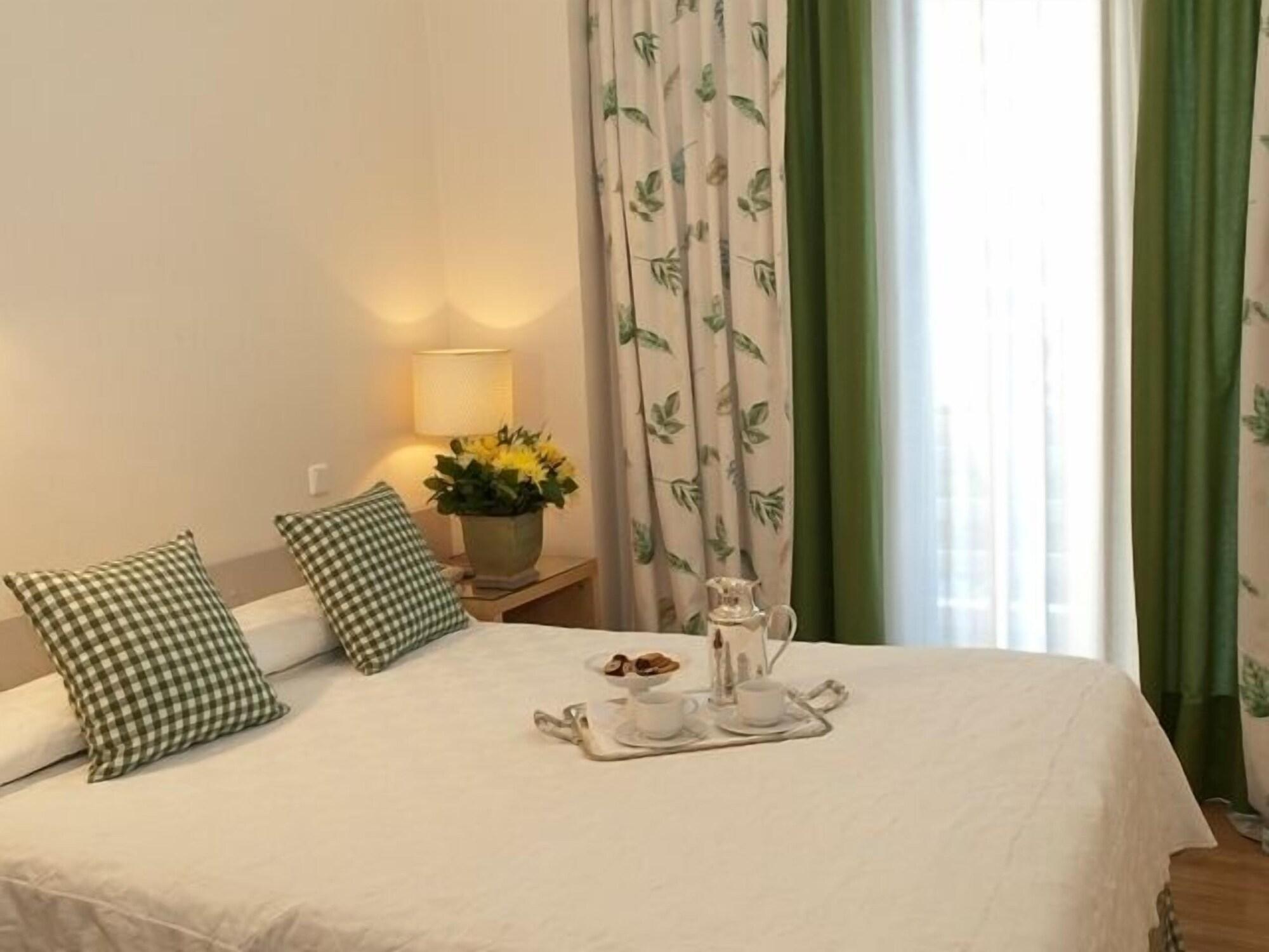 Hotel The Park Piraeus