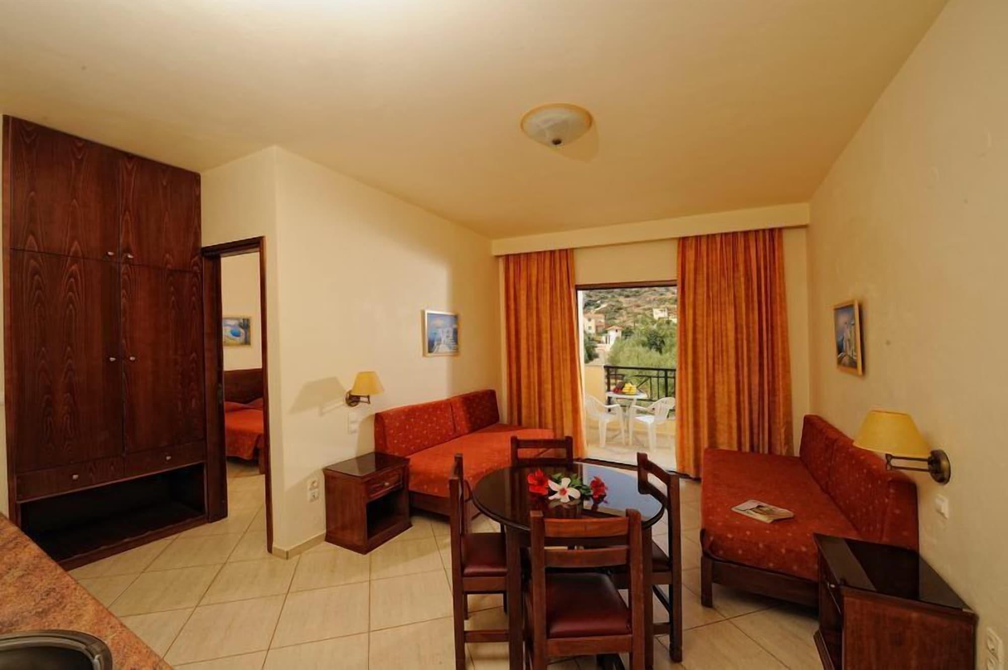 Maria Lambis Aparthotel 3*