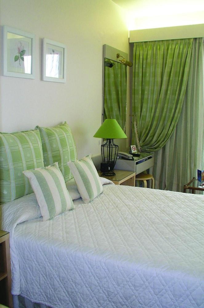 Hotel The Park Piraeus