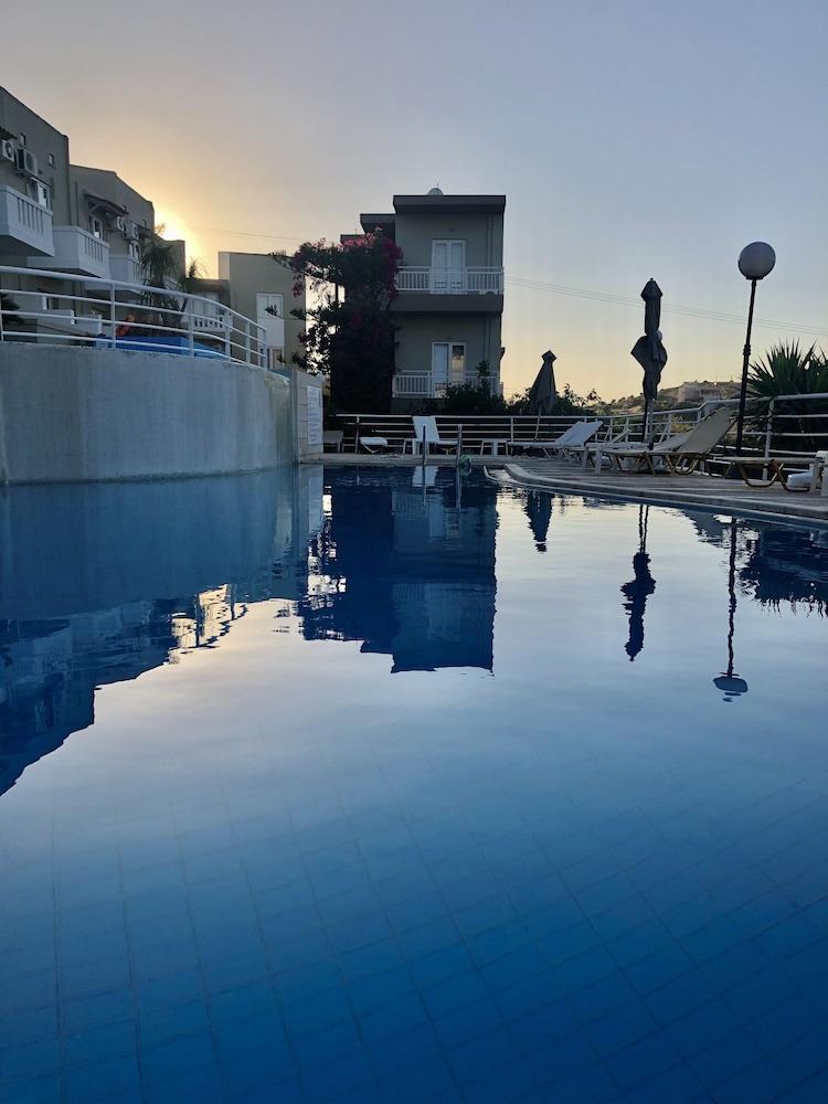 Pelagia Bay Hotel