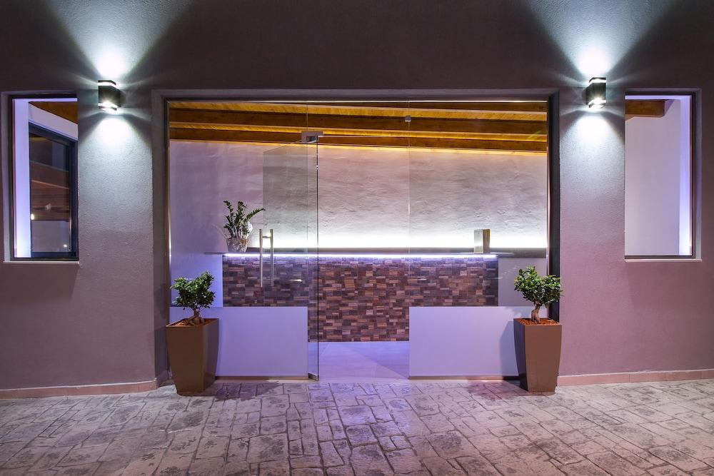 Hotel Essential Summer (adults Only)