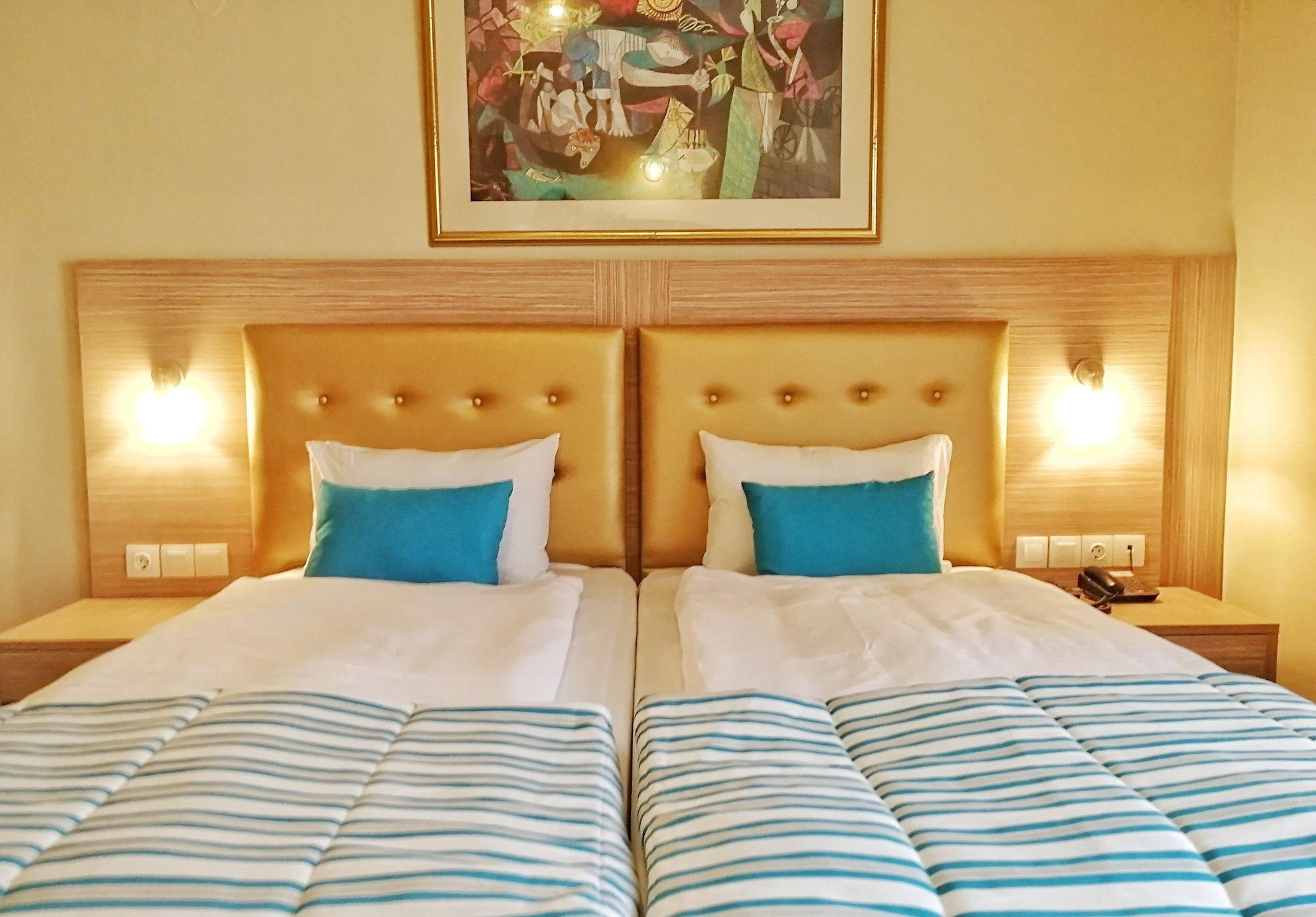 Thalia Deco & Hotel 3*