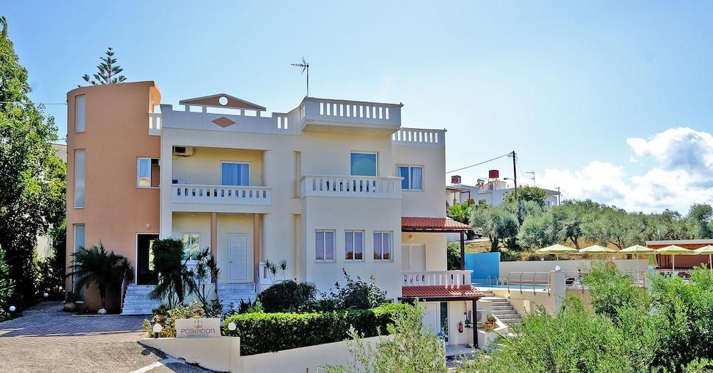 Poseidon Apartment *