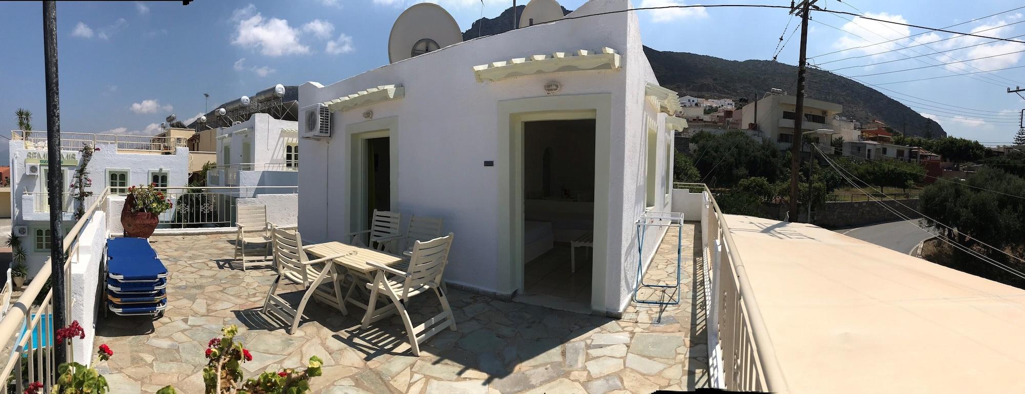 Piskopiano Studios Aparthotel 3*