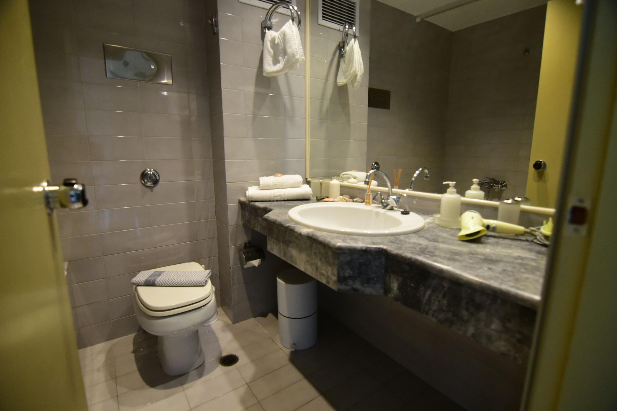 Mantenia Hotel 3*
