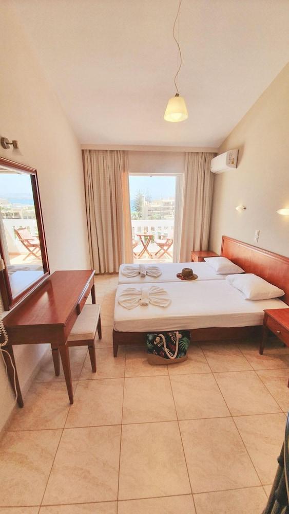 Kalimera 2* Agia Marina (Crete)