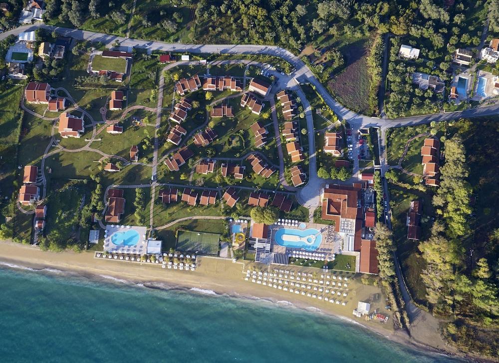 Aparthotel Capo Di Corfu 5*