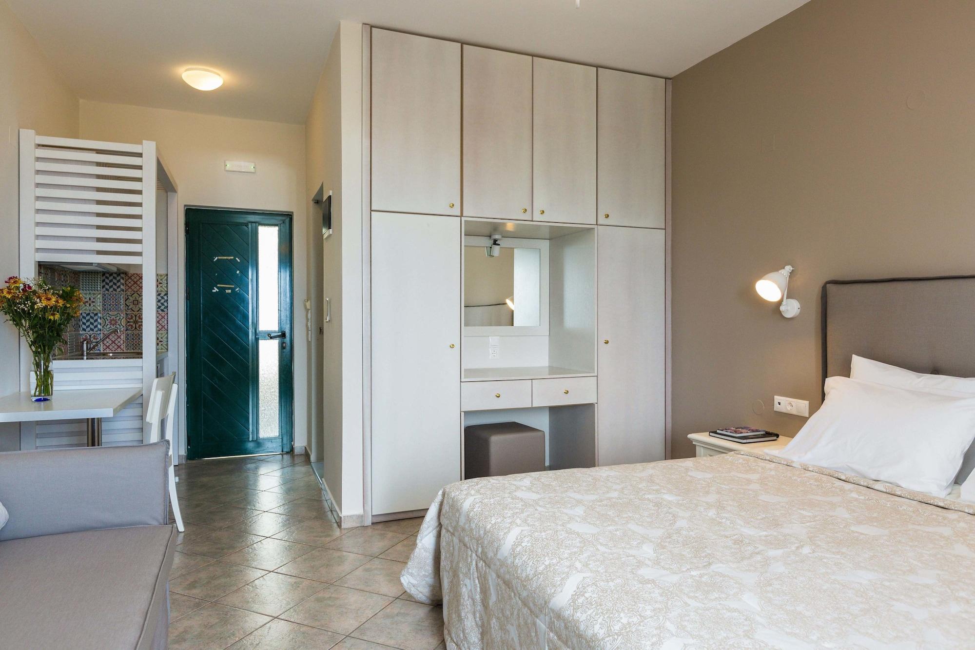 Manos Palace Apartment *