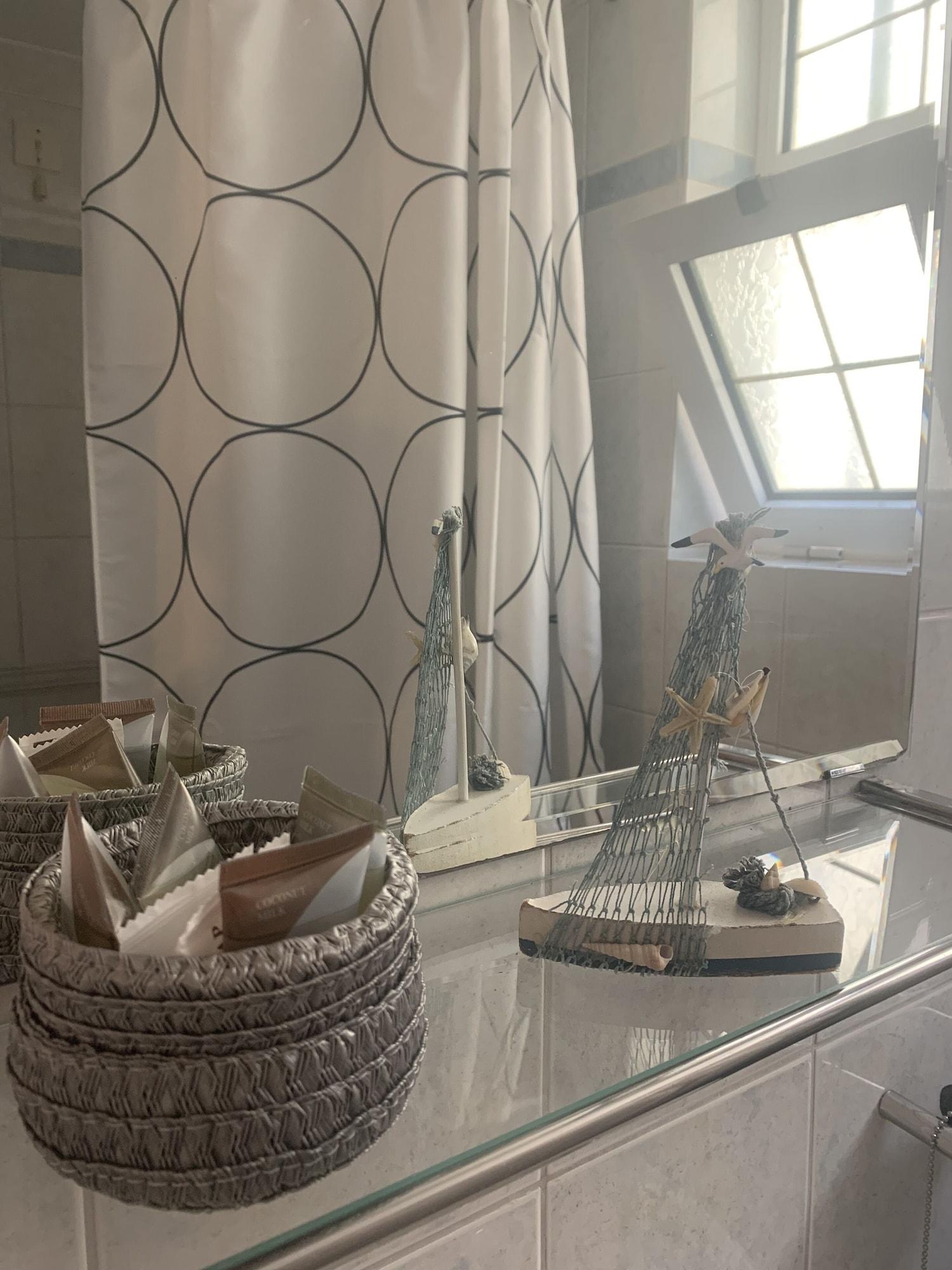 Ermis Aparthotel 3*