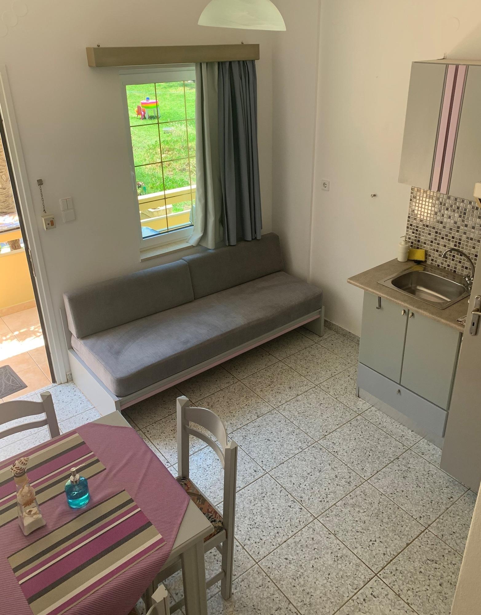 Ermis Aparthotel 3*