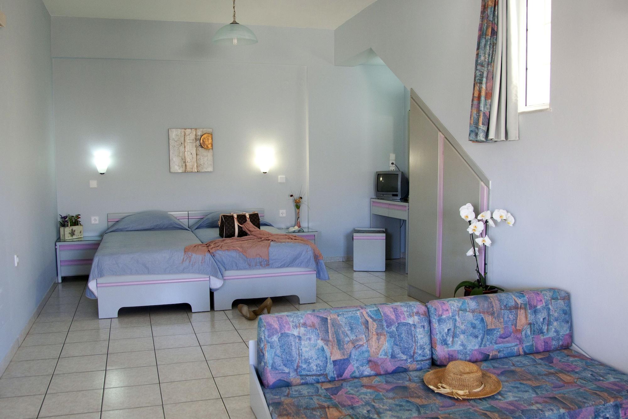 Ermis Aparthotel 3*