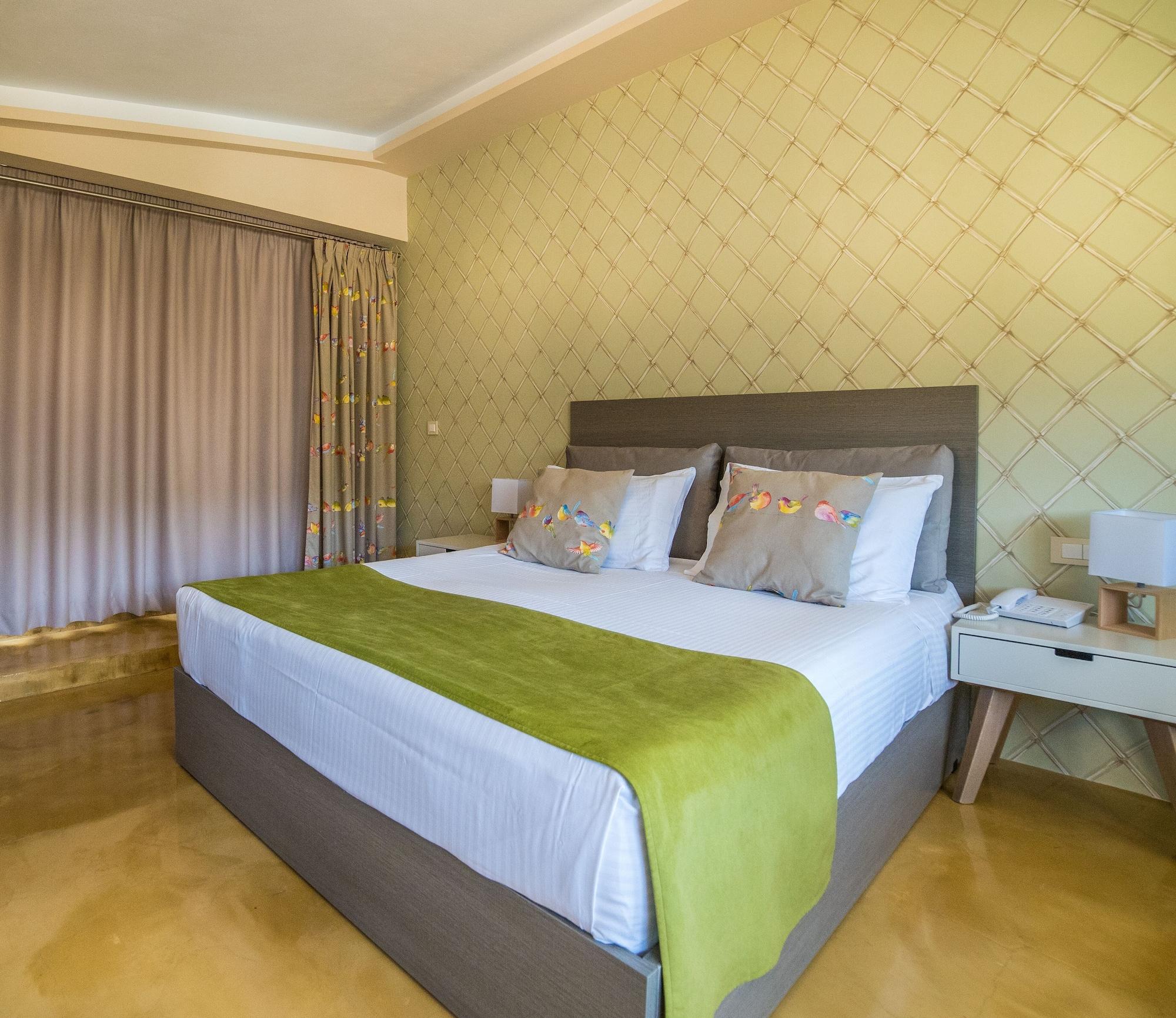 Hotel Koukounaria &