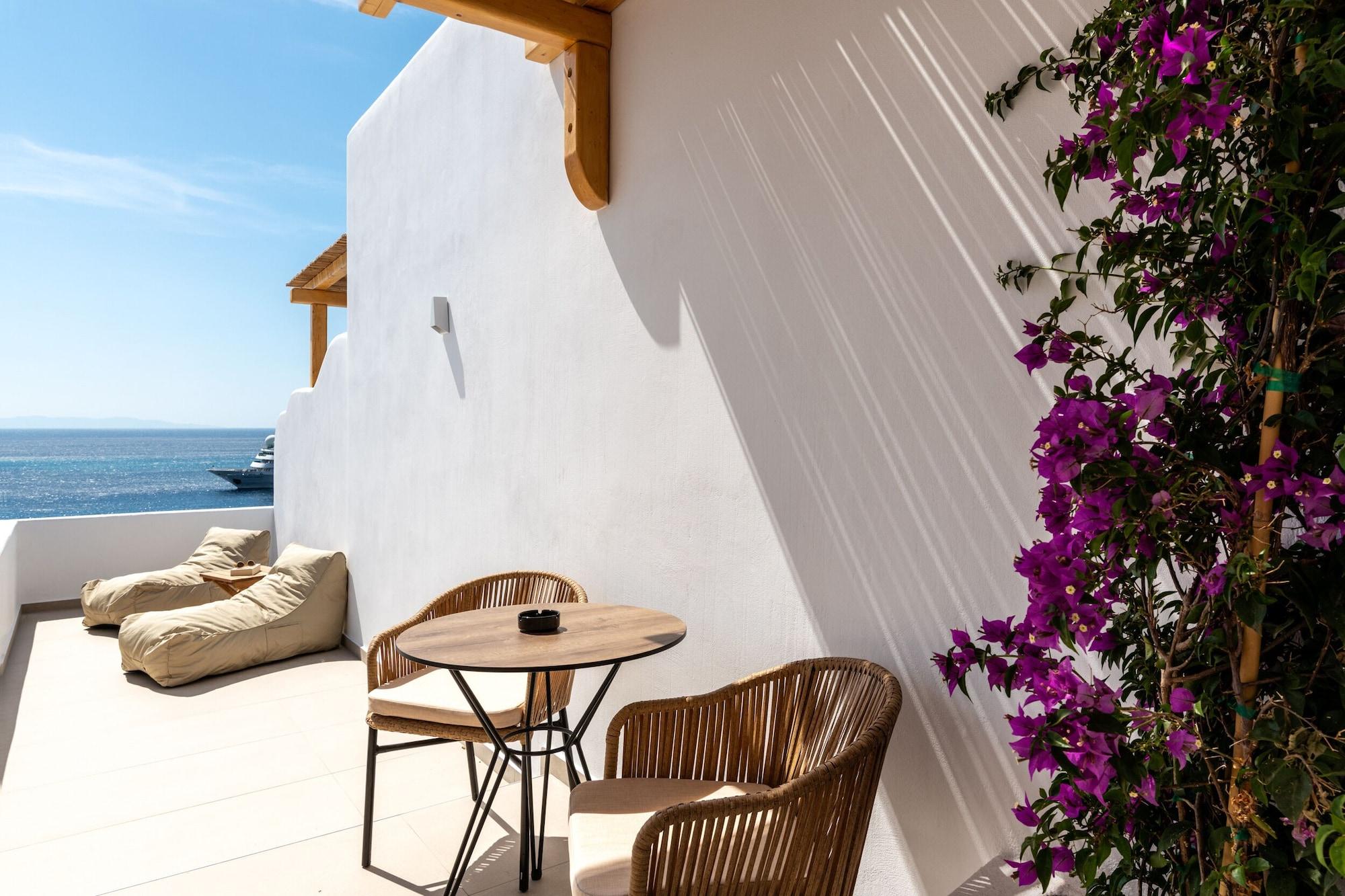 Avra Apartment *