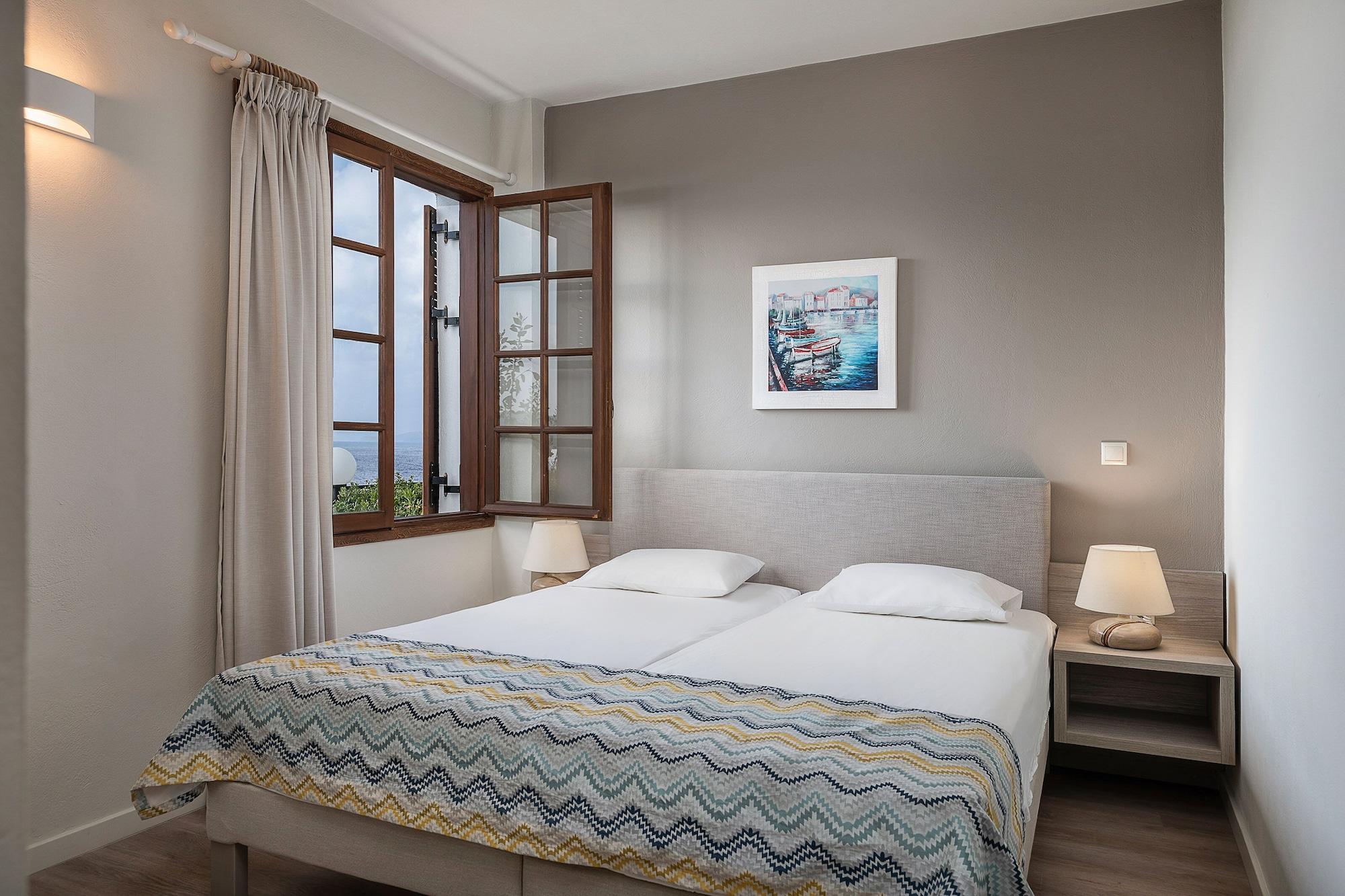 Alianthos Aparthotel 3*