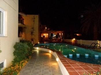 Lambrinos Aparthotel