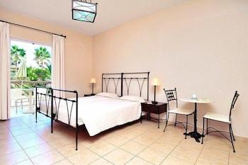 Aparthotel Lambrinos 2*