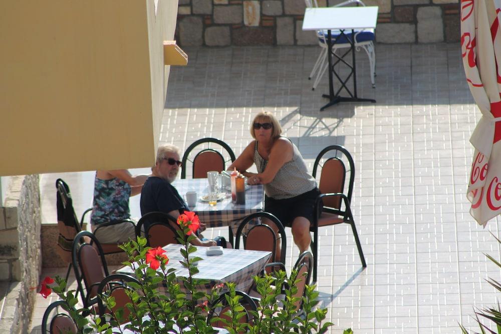 Pantheon Hotel