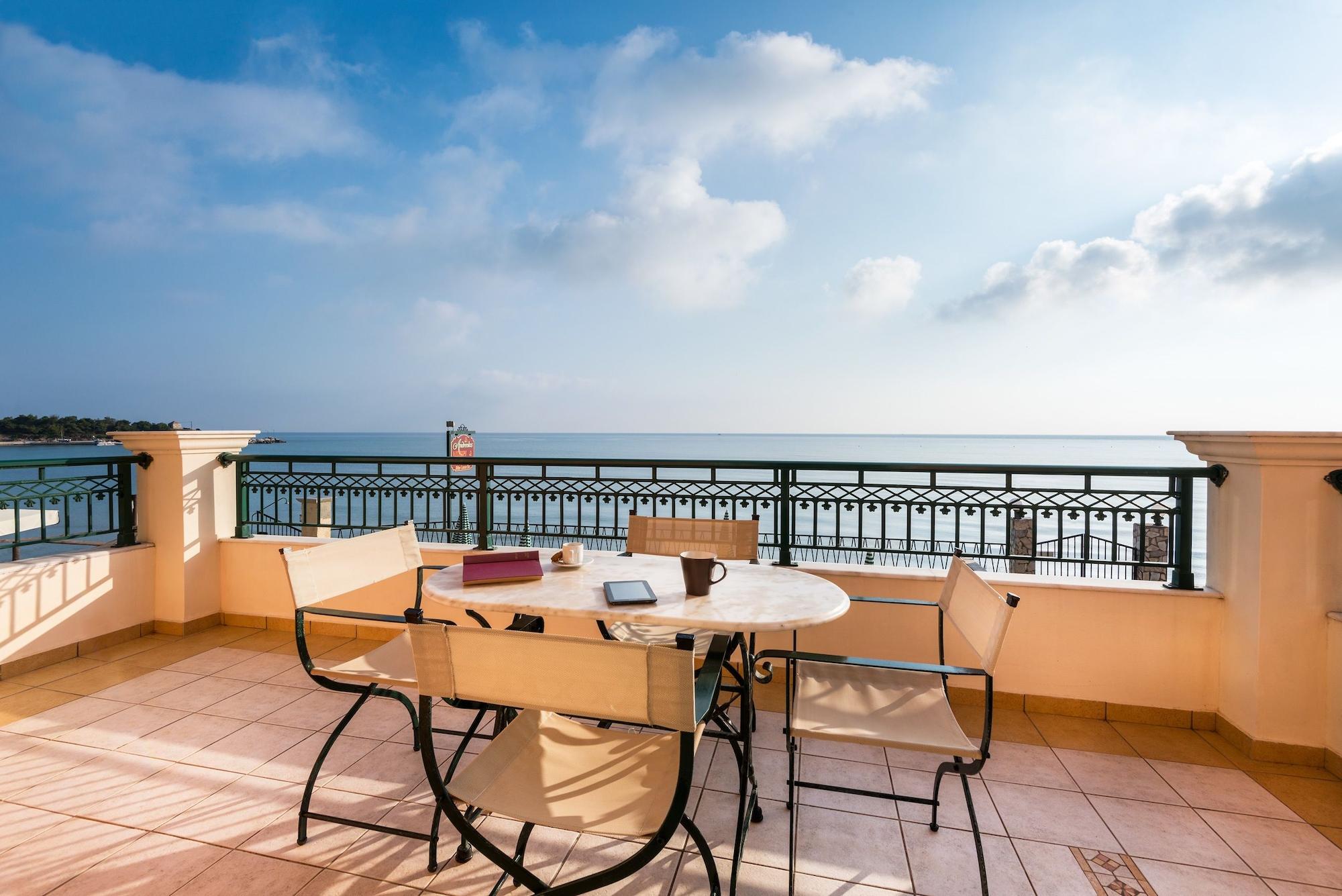 Aparthotel Andreolas Luxury 4*