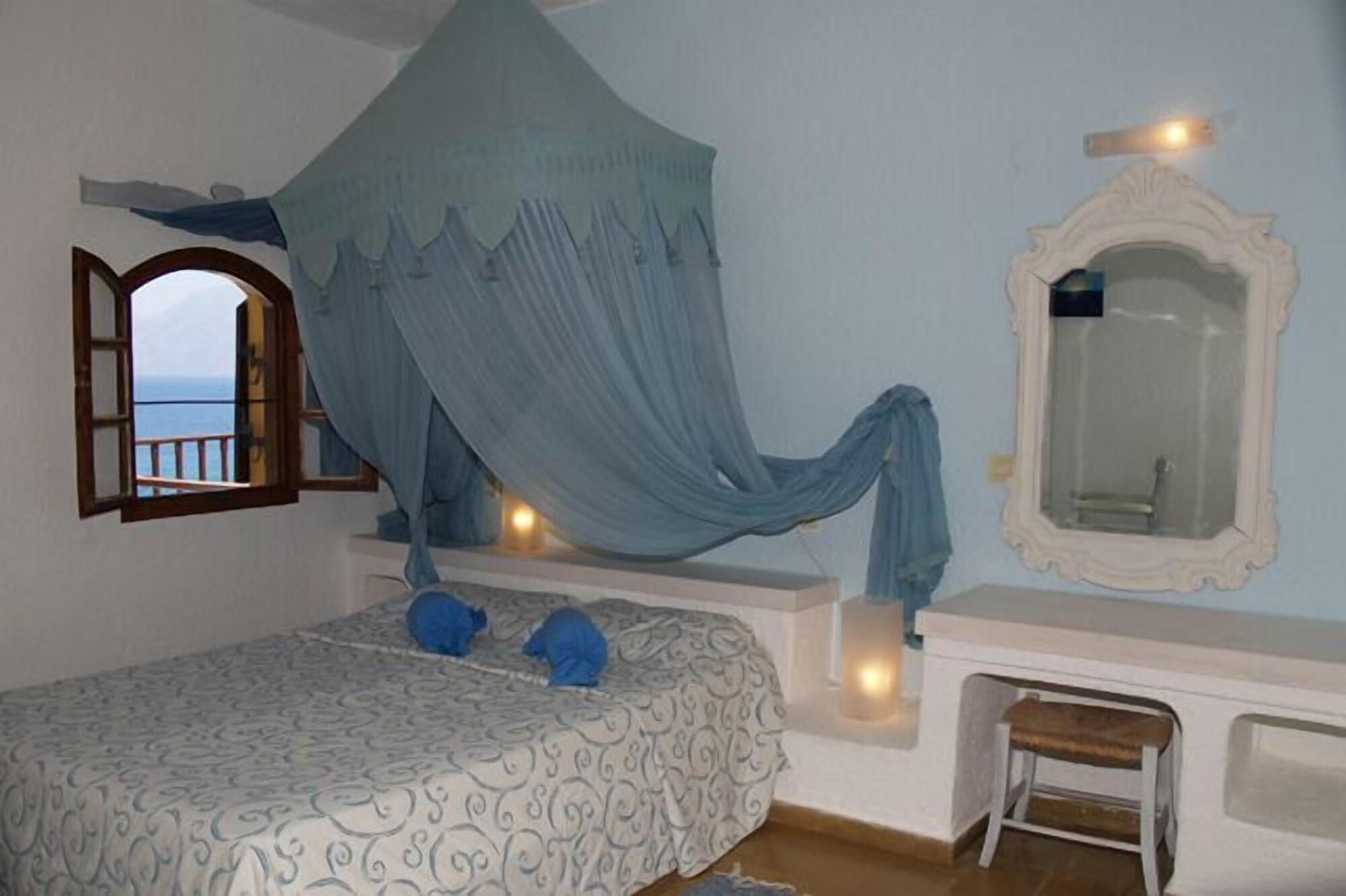 Cretan Village Aparthotel 4*